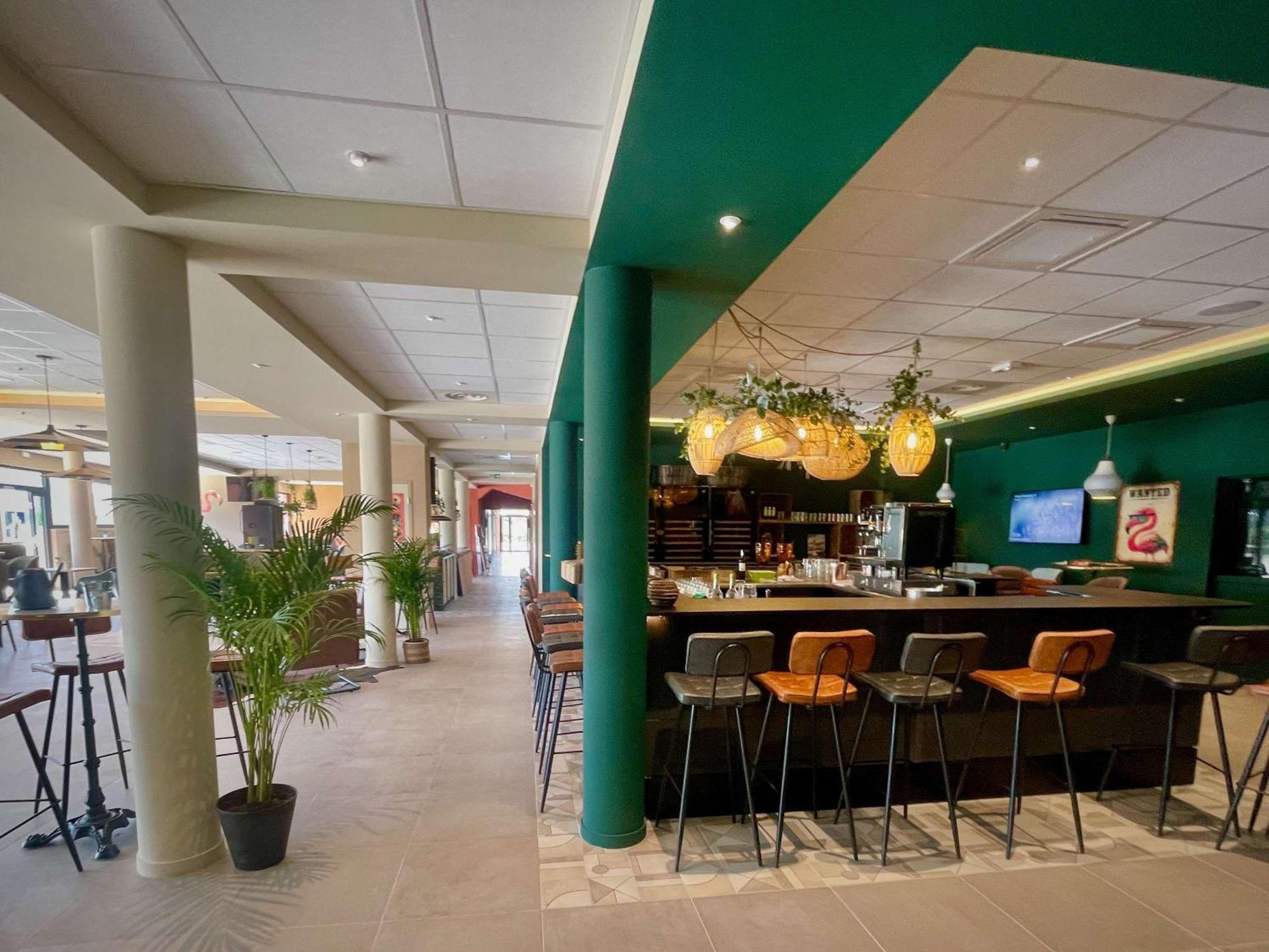 Aparthotel Adagio Access Porte De Camargue Сен-Мартен-де-Кро Экстерьер фото