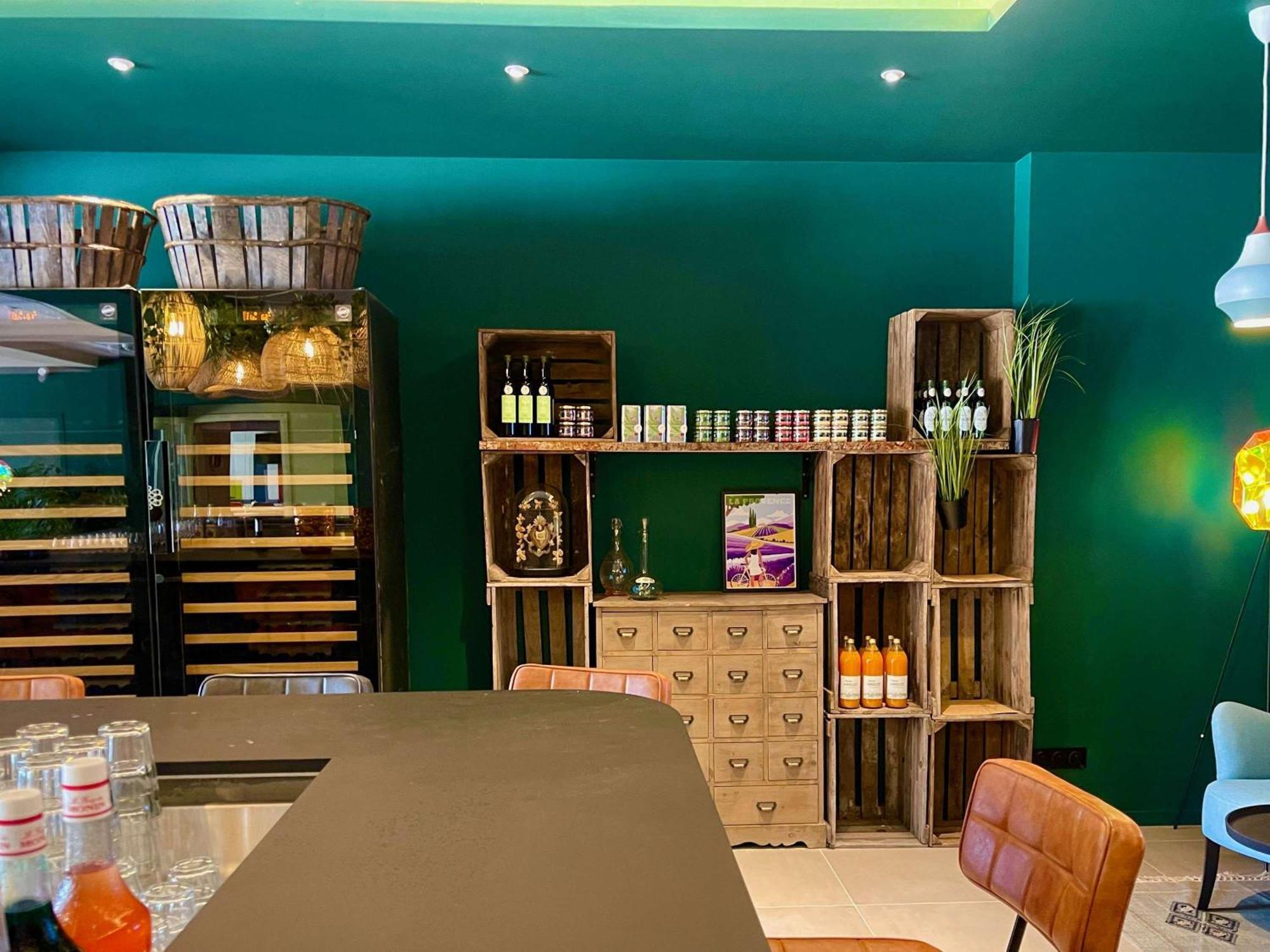 Aparthotel Adagio Access Porte De Camargue Сен-Мартен-де-Кро Экстерьер фото