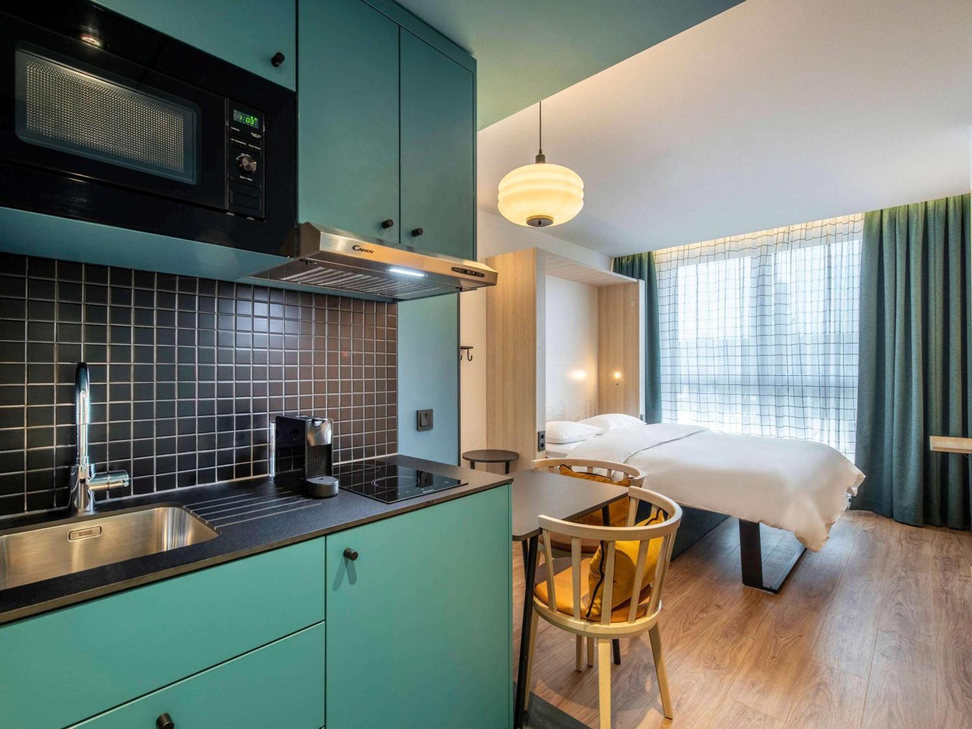 Aparthotel Adagio Access Porte De Camargue Сен-Мартен-де-Кро Экстерьер фото